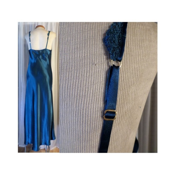 VINTAGE Victoria's Secret Large Green Long Gown L - Picture 2 of 8